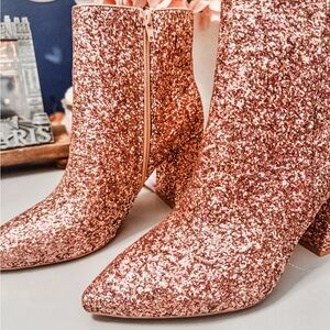 Stunning rose gold boots!